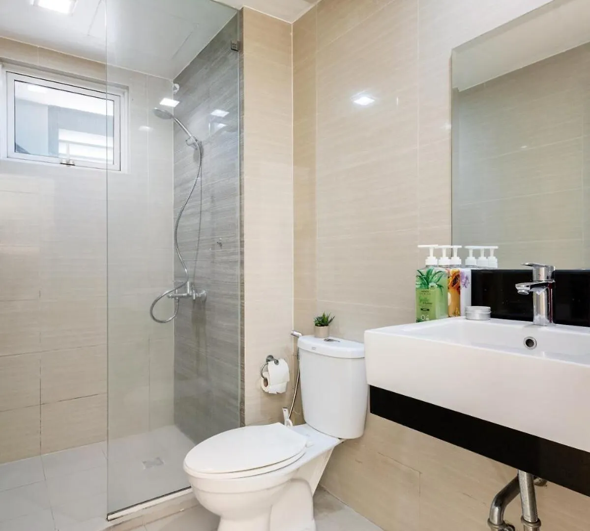 Minimalist Haven 3Br Unit At Mckinley Hill Apartment Manila 0*,  Philippines