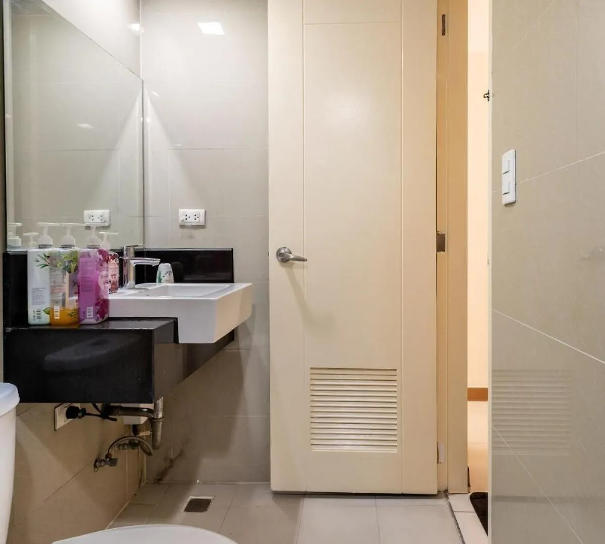 Minimalist Haven 3Br Unit At Mckinley Hill Apartment Manila Philippines