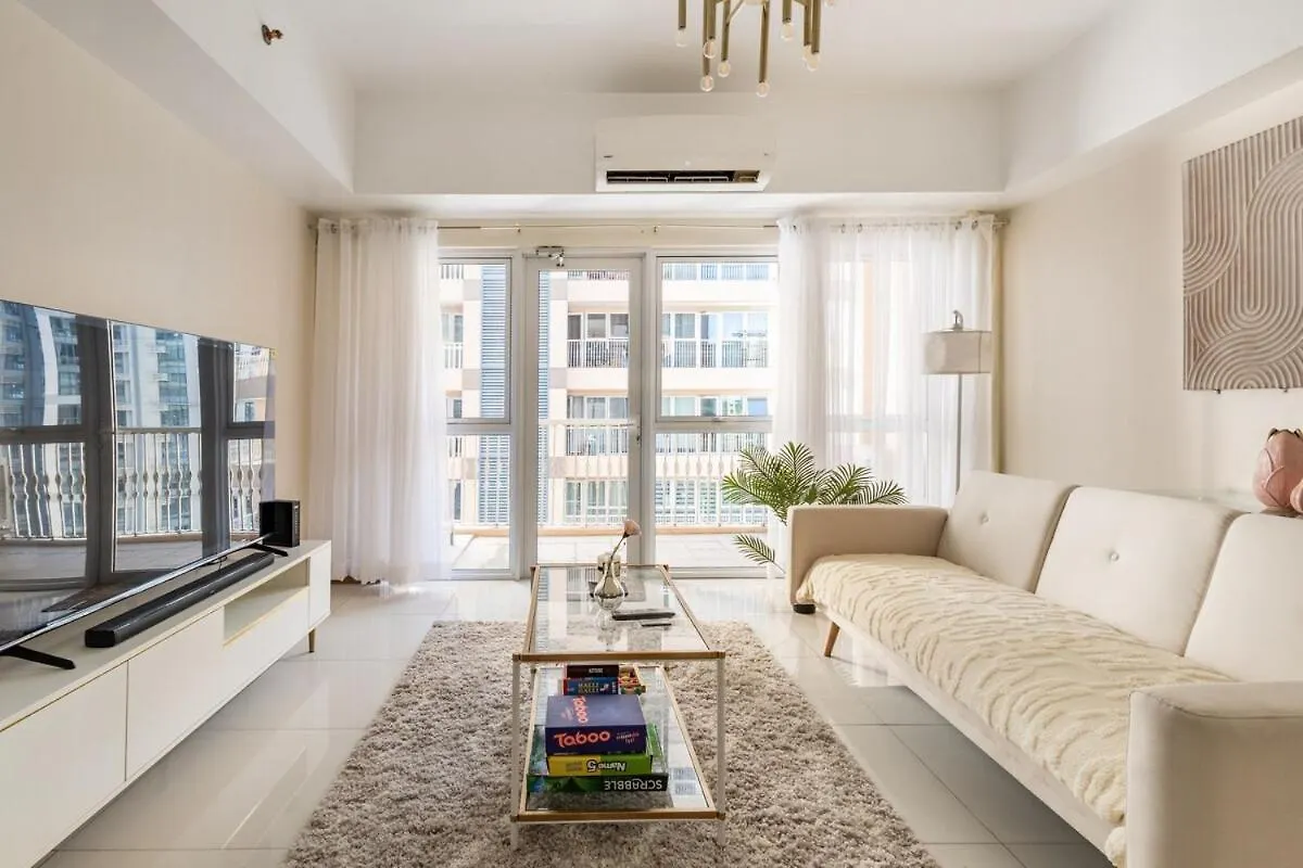 Minimalist Haven 3Br Unit At Mckinley Hill Apartment Manila