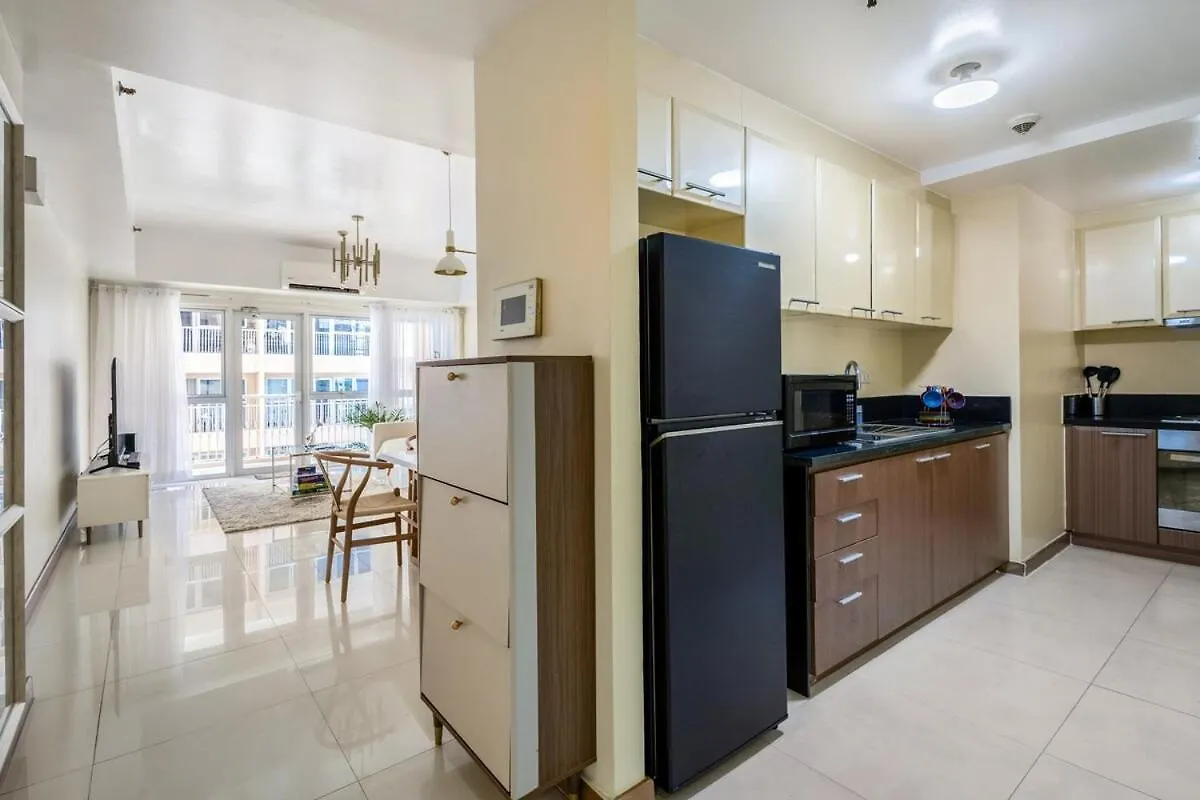 Minimalist Haven 3Br Unit At Mckinley Hill Apartment Manila