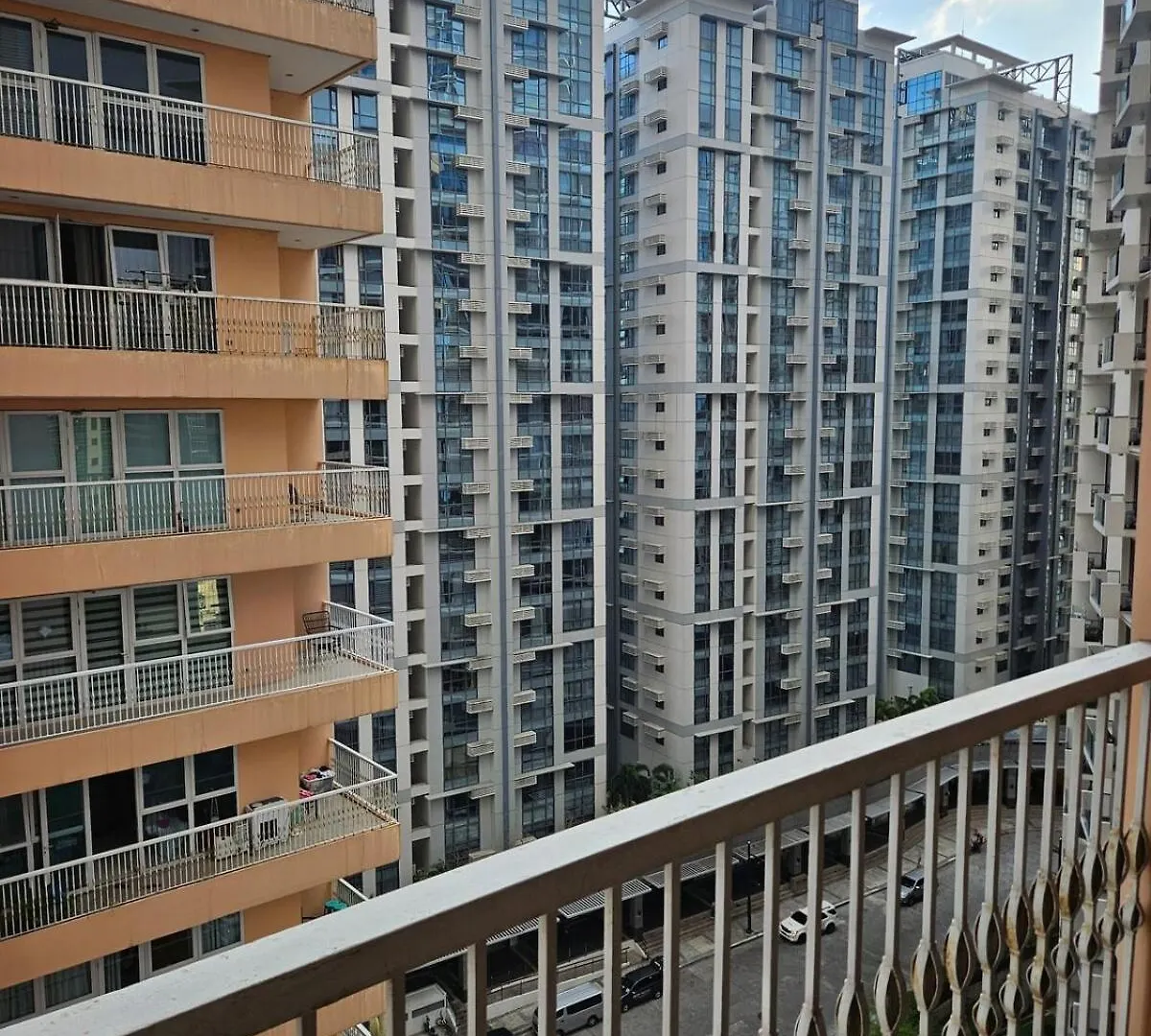 Minimalist Haven 3Br Unit At Mckinley Hill Apartment Manila