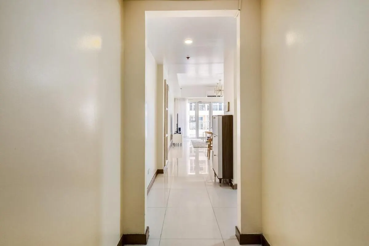 Minimalist Haven 3Br Unit At Mckinley Hill Apartment Manila
