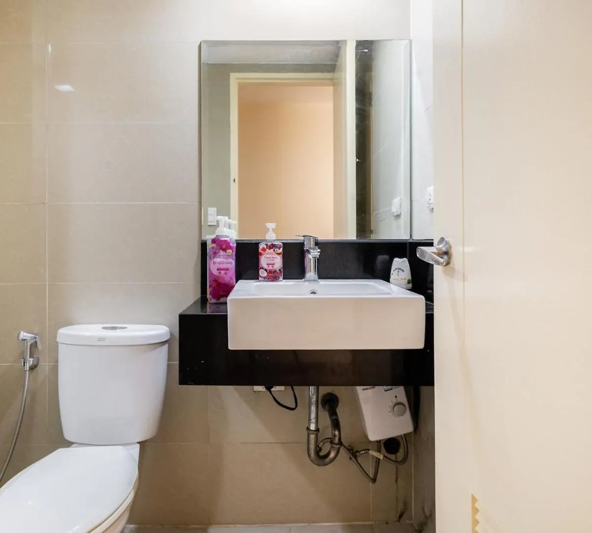 Appartement Minimalist Haven 3Br Unit At Mckinley Hill à Manille